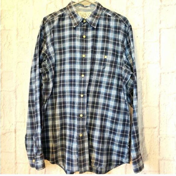 NAUTICA Classic Plaid Lived-In Button Down Shirt Medium - Picture 1 of 4